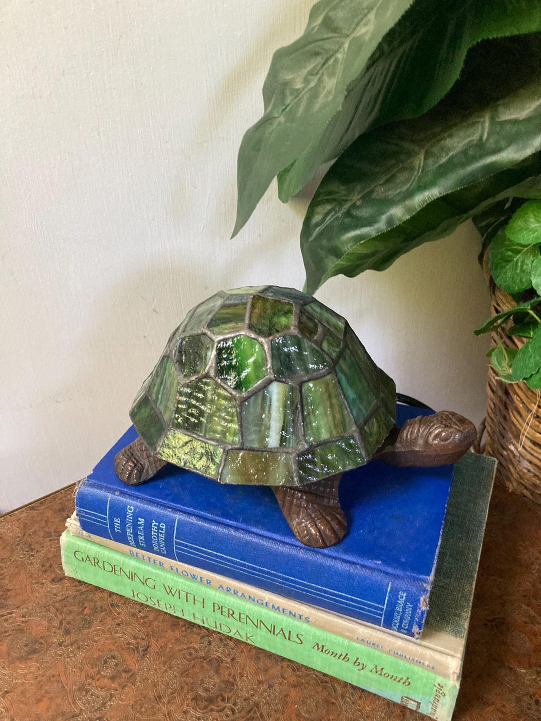 Stained glass turtle lamp
