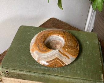Onyx disc shaped candle holder