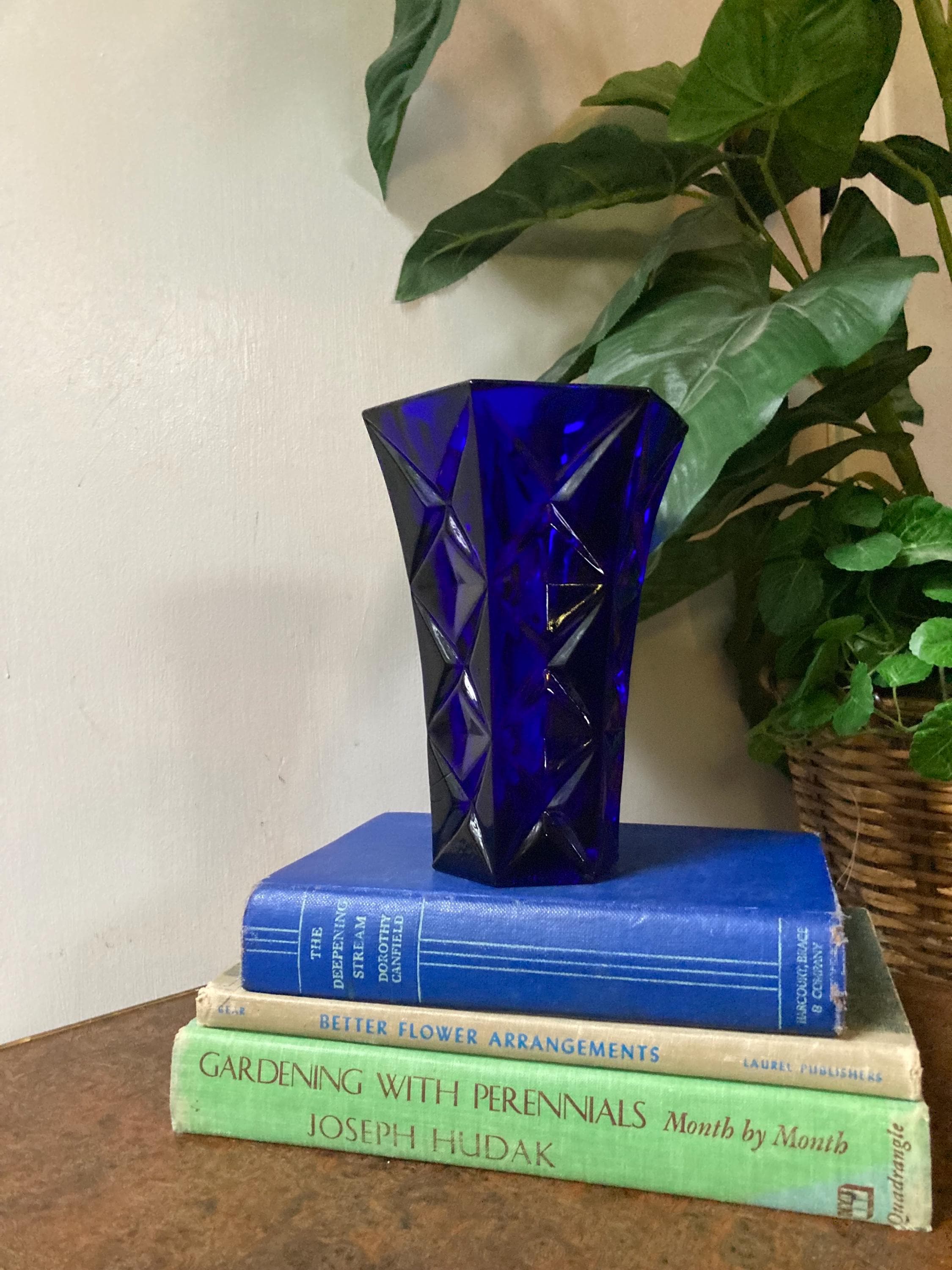 Vintage Blue Glass Flower Vase - Etsy