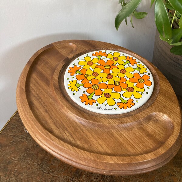 Wood and tile cheese board. M
