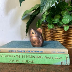 Bronze metal mouse