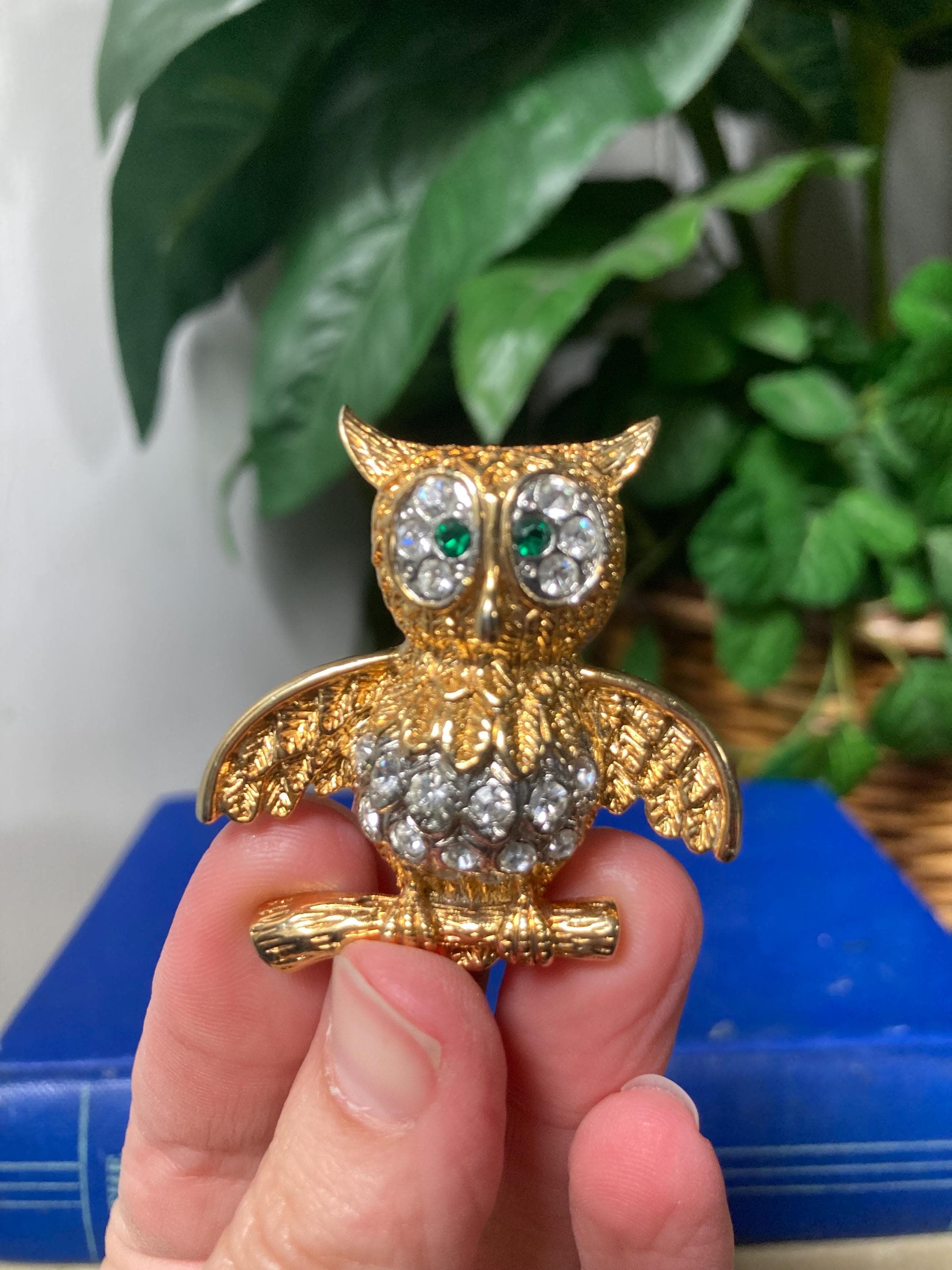 Green eyed owl brooch