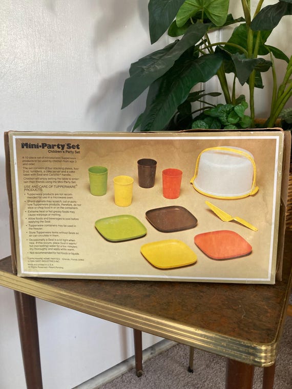 タッパーウェア　ファミリーメイト ラウンド ミニ 8個 ＋ミニポピーセット Tupperware Mini Party Set - Etsy