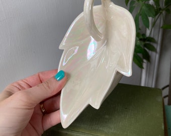 Iridescent leaf tray