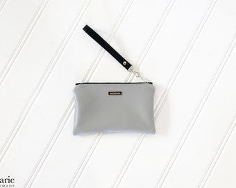The Wristlet - Dove Gray