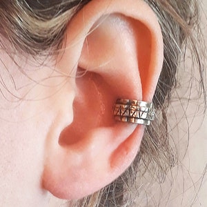 Gold Ear Cuff No Piercing Brass Boho Jewelry Textured Ear Wrap Cartilage Hoop Conch Men and Women Ear Huggies