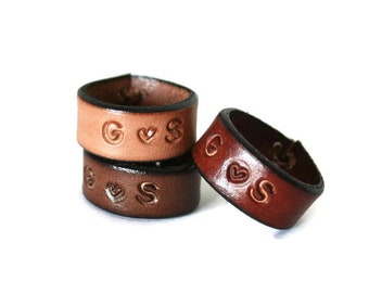 Personalized unisex genuine leather band ring | Womens and men brown leather ring