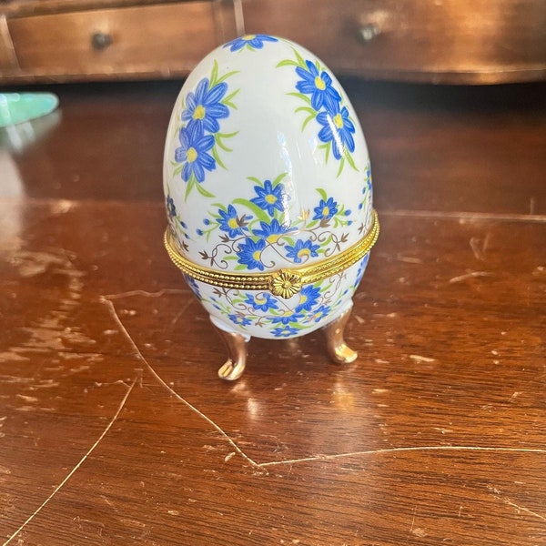 Sweet Little Porcelain Egg Shaped Footed Trinket Box.