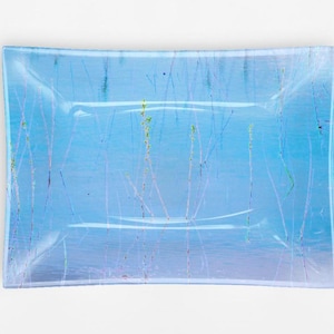 Plato decorativo azul cielo lavanda pálido, arte abstracto en vidrio, vajilla única, plato rectangular para servir, bandeja oblonga, hermosa decoración de cocina.