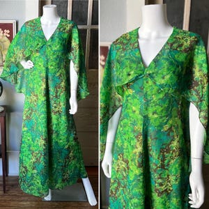 1970er Jahre Vintage Pierre Arletty für Katies Green Goddess Caped Maxi Dress