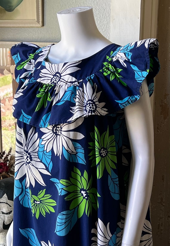 1970’s Vintage Large Floral Hawaii Tent Dress - image 5