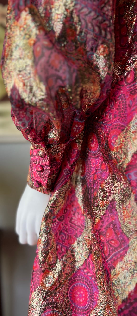 1960’s Vintage Pink and Gold Brocade Dress - image 7