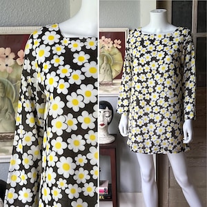 1960’s Vintage Daisy Print Mod Mini Dress