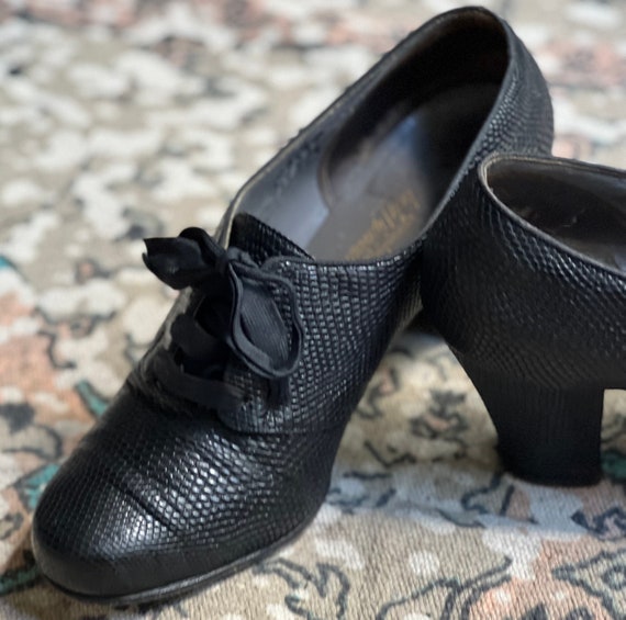 1930’s Vintage I. Magnin black snakeskin oxfords - image 4