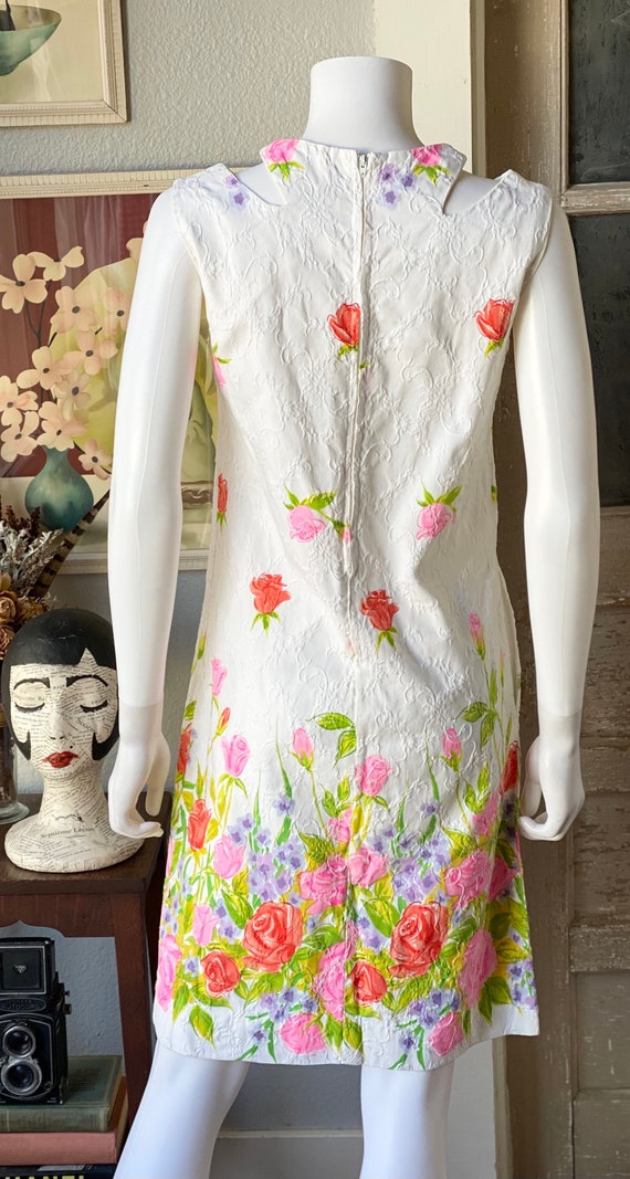 1960’s Vintage watercolor rose print sheath dress… - image 6