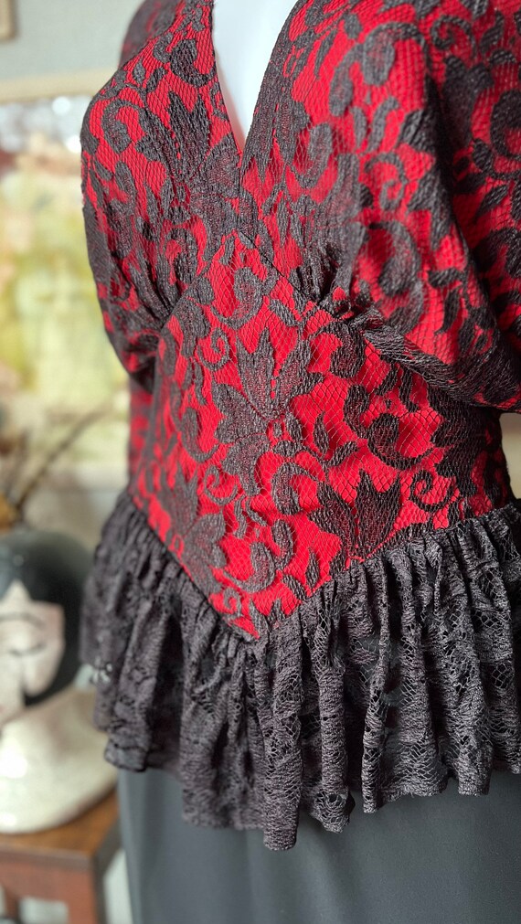 1980’s Vintage Romantic Goth Red and Black Lace D… - image 6