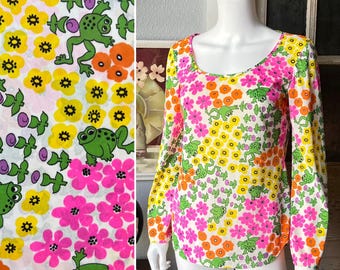1970’s Vintage Rose Marie Reed Nylon Frog and Flower Novelty Print Top