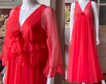 Vintage 1960’s coral red Peignoir set by Janelle of California