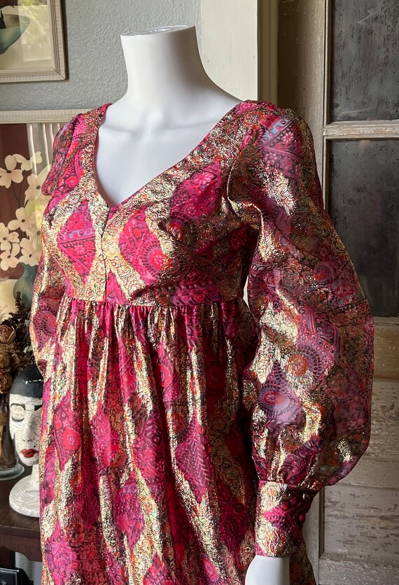 1960’s Vintage Pink and Gold Brocade Dress - image 5