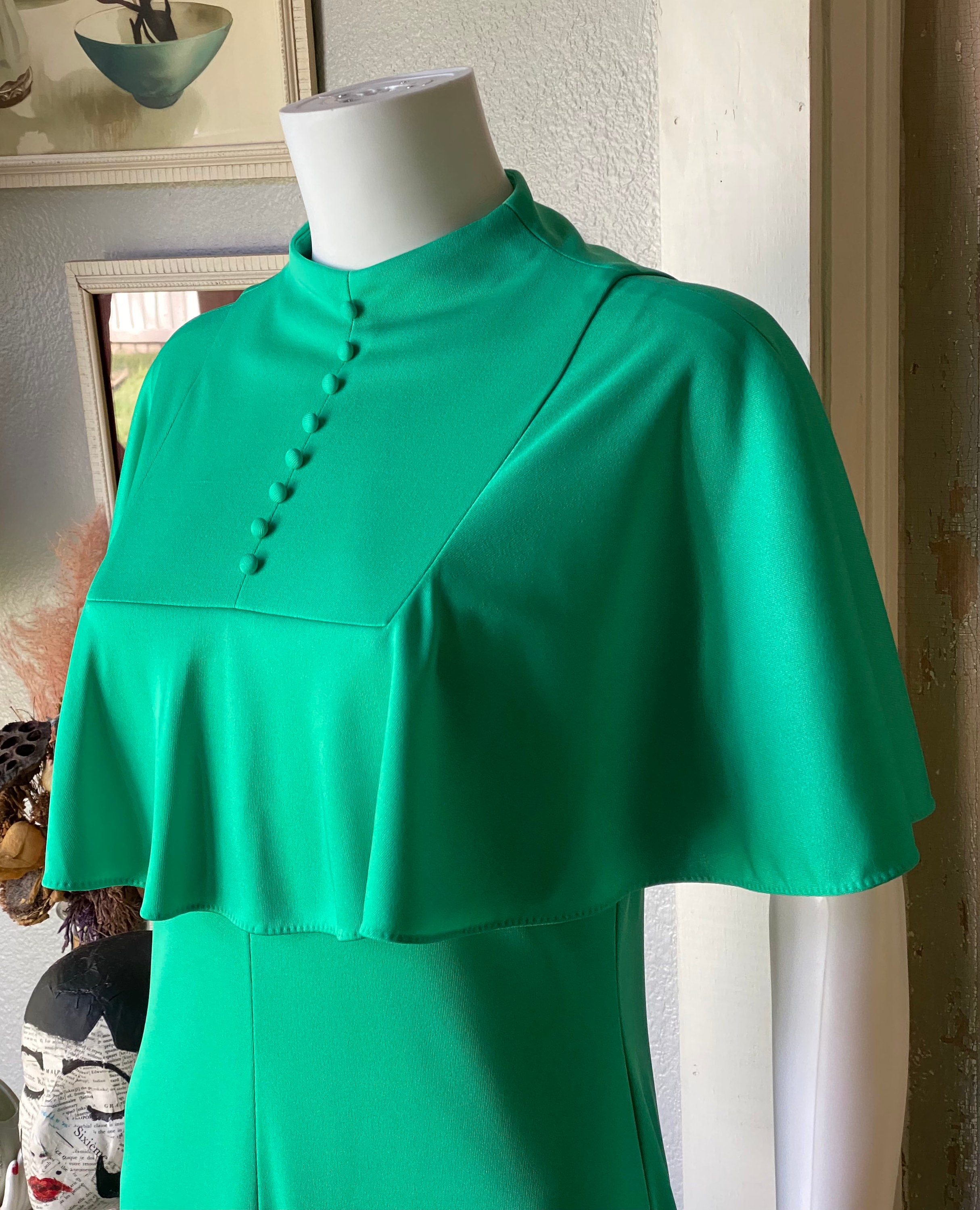 1970s Vintage Kelly Green Capelet Dress by Lane Bryants Big | Etsy
