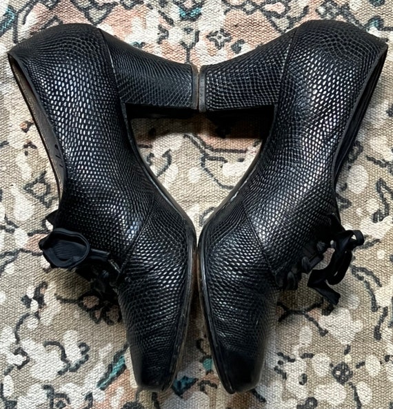 1930’s Vintage I. Magnin black snakeskin oxfords - image 3