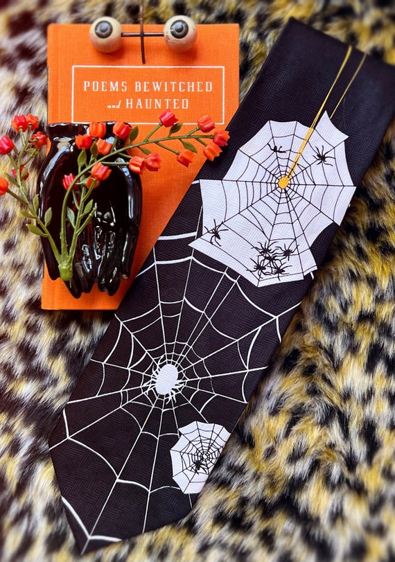 1970’s 80’s Vintage Novelty Spider Web Necktie - image 1