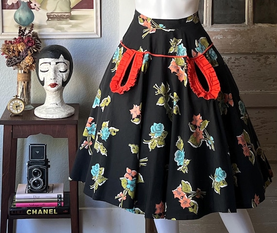 1950’s Vintage Floral/Rose Print Skirt - image 1