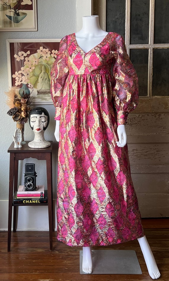 1960’s Vintage Pink and Gold Brocade Dress - image 2