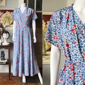 1940’s Vintage Evelyn Pearson Dots and Floral Rayon Dressing Gown