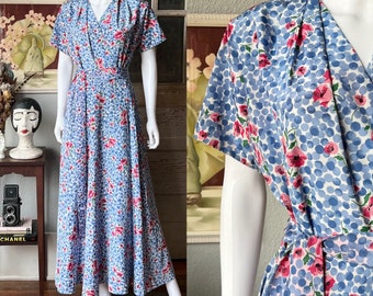 1940’s Vintage Evelyn Pearson Dots and Floral Rayon Dressing Gown