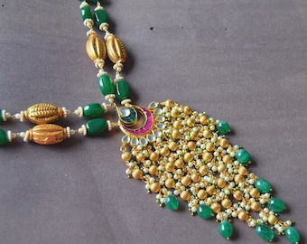 Gold Kundan Green Emerald Necklace, Kunda Chand Necklace, Gold Tassel Necklace, Gold Kundan Jewelry, Ruby Pendant, Indian Wedding Jewelry