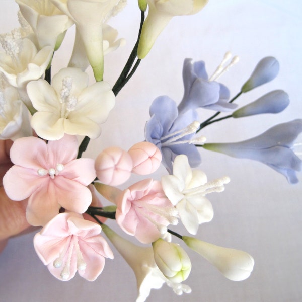 Stephanotis - gum paste filler flowers , sugar paste cake toppers, gumpaste flowers