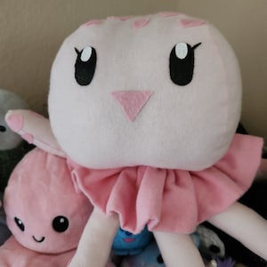 Clara princess jellyfish stuffed animal plush || Pink anime inspired popculture merch tsukimi felt handmade kawaii aesthetic decor nerd geek