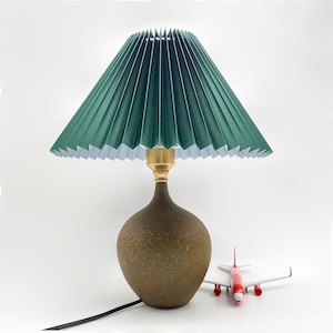 GDMES T041-33-B, lampe de table en tissu bleu foncé, lampe de table en céramique, lampe de bureau en céramique, lampe de chevet, lampe de chevet pour chambre