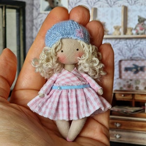Miniature fabric doll, cloth custom doll, tiny textile personnalized doll gift for st Valentine for her, miniature rag doll
