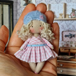 Miniature fabric doll, cloth custom doll, tiny textile personnalized doll gift for st Valentine for her, miniature rag doll Blonde