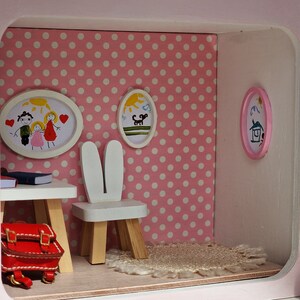Diorama chambre de fille avec une poupée, décoration de la maison, cadeau de Noël pour amateurs de maison de poupée image 7