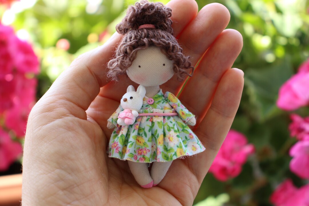 おばあちゃんへのかわいいプレゼント ドールハウス用ミニチュア人形 フランスからの贈り物 かわいいミニ人形 Etsy 日本