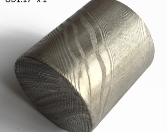 直径29.70 mm x 長さ25.4 mm ステンレスダマスカス鋼 杢目金 ツイストパターン 丸棒 結婚指輪 ジュエリーナイフ作り クラフト用