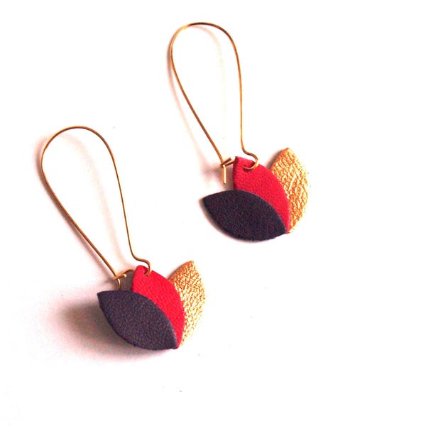 Himbeer Ohrringe Leder lila, rosa und Gold rosé, Blume aus Leder am Golden Mount Stil Schläfer