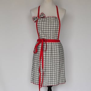KLAAR om het schip //sweet en flirterige volledige keuken schort in zwarte en witte plaid met hete roze banden en vak plooien