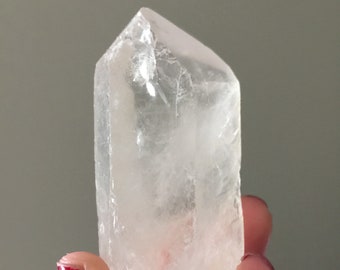 142g Rough quartz point