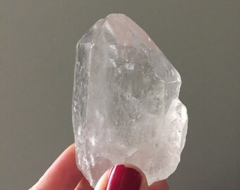 151g Rough Clear quartz point