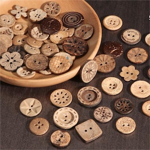 Pack of 100 Vintage Design buttons, wooden buttons, sewing buttons,