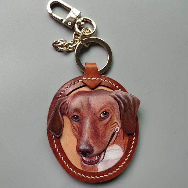 Fabriqué sur commande - Porte-clés personnalisés en cuir pour animaux de compagnie faits à la main, sculpture 3D sur cuir, dessinés et colorés à la main, oeuvre d'art photo sur cuir, médailles pour animaux de compagnie, pendentif de sac