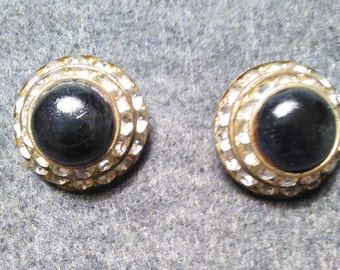 Elegant Vintage Ladies Button Style Clip On Earrings