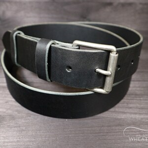 LEDERGÜRTEL - Schwarz - Basic+ Hergestellt für den täglichen Gebrauch aus hochwertigem Leder mit verschiedenen Schnallen. Hochwertiger handgemachter Gürtel für Jeanspaar