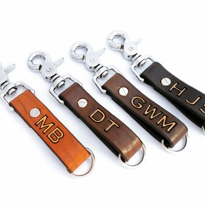 PERSONALIZED LEATHER KEYCHAIN avec initiales // Leather Key Holder // Leather Key Chain // Custom Leather // Monogram keychain