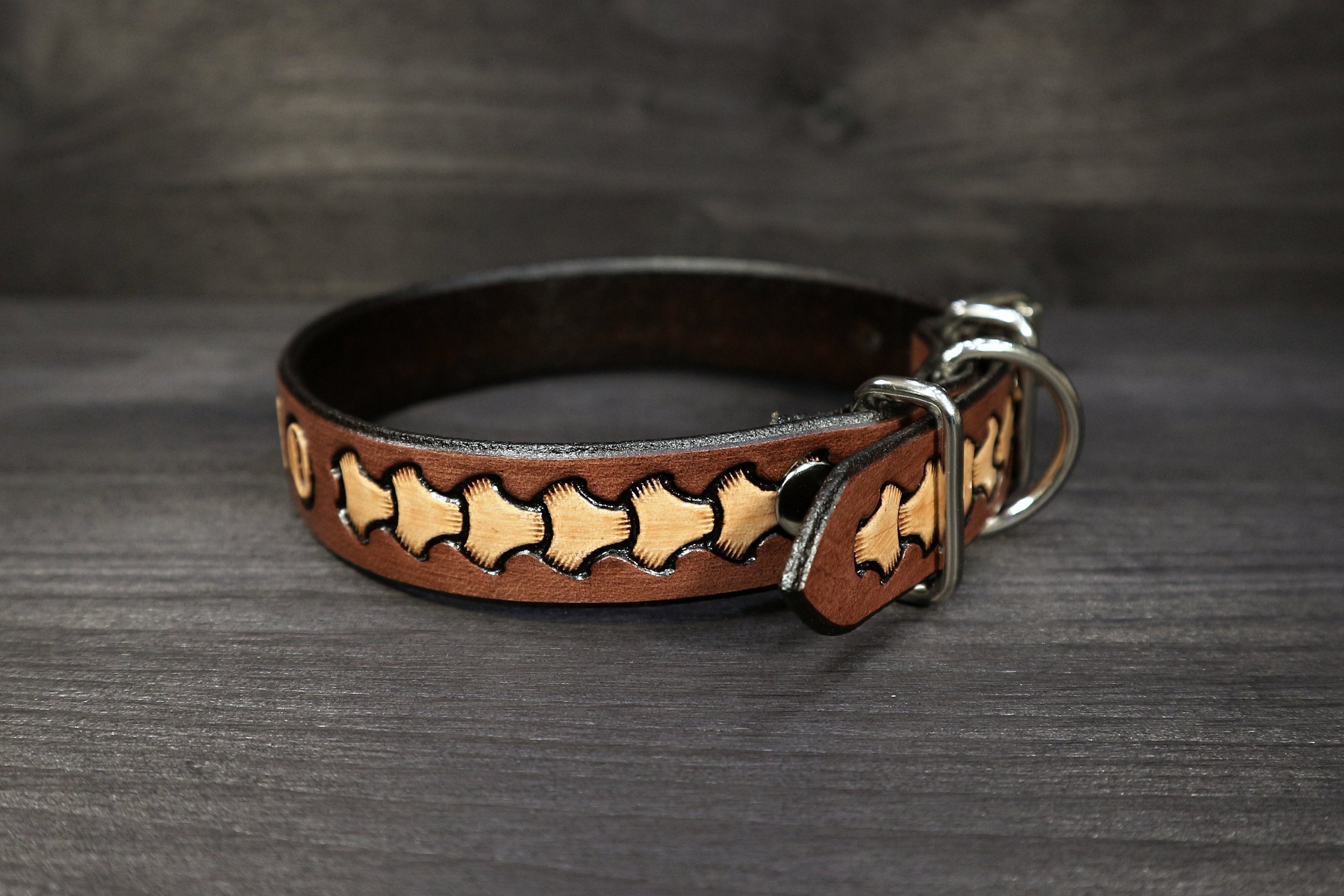 personalized-leather-collar-for-small-dogs-with-name-personalised