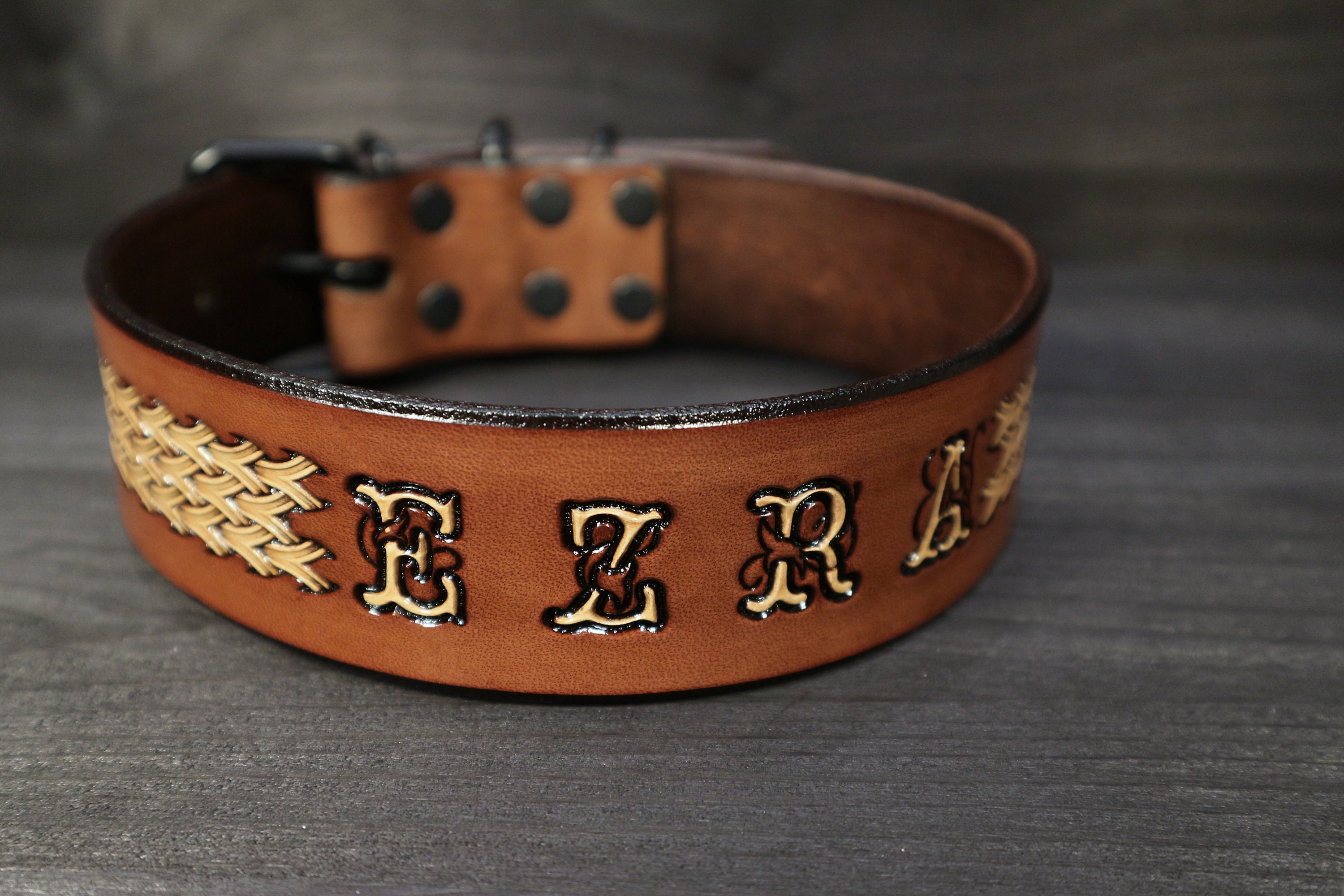 PERSONALIZED LEATHER COLLAR // With name // Personalised leather dog